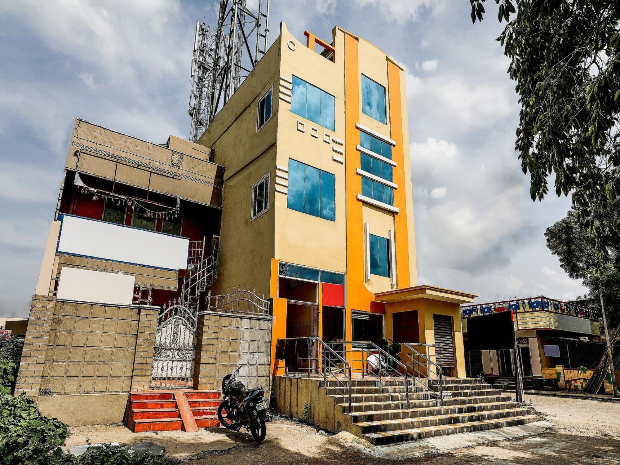 Oyo Hotel Crystal Warangal Exterior photo